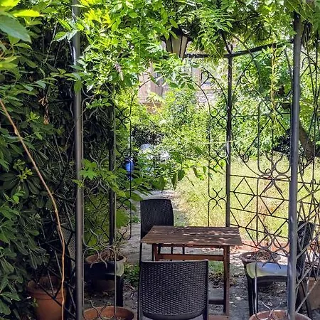 Апартаменты Un Giardino A Due Passi Dal Mare Специя