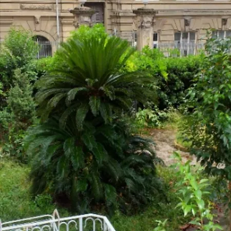 Un Giardino A Due Passi Dal Mare Специя