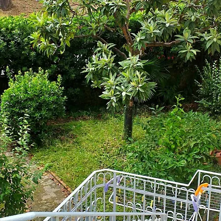 Un Giardino A Due Passi Dal Mare Специя